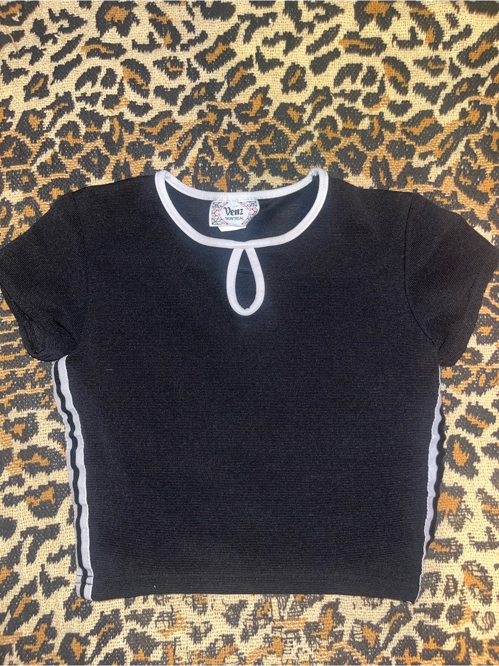 2000s Venz Montreal black ribbed crop top